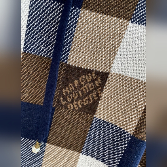 LV Men's Hooded Sweater - Picture 5 of 8